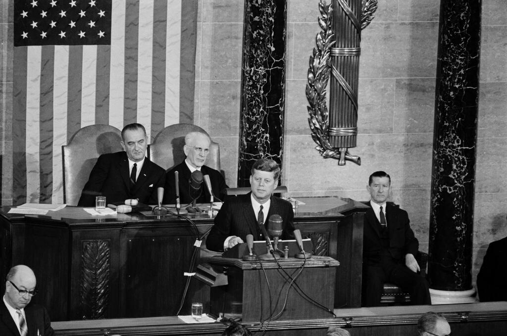 john f kennedy in the capitol building